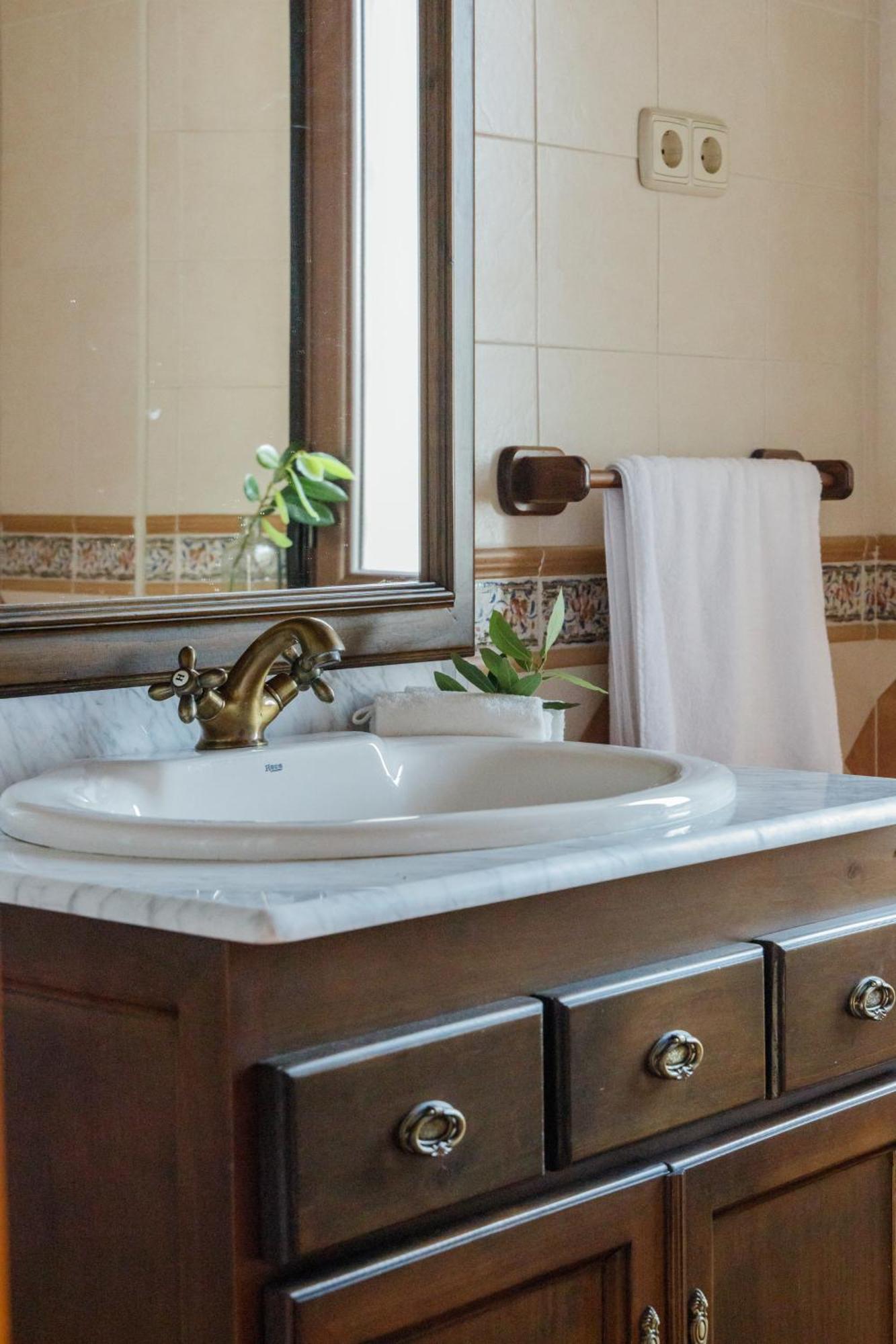 Casa Rural En Candeleda Con Piscina Y Un Maravilloso Jardin Bagian luar foto