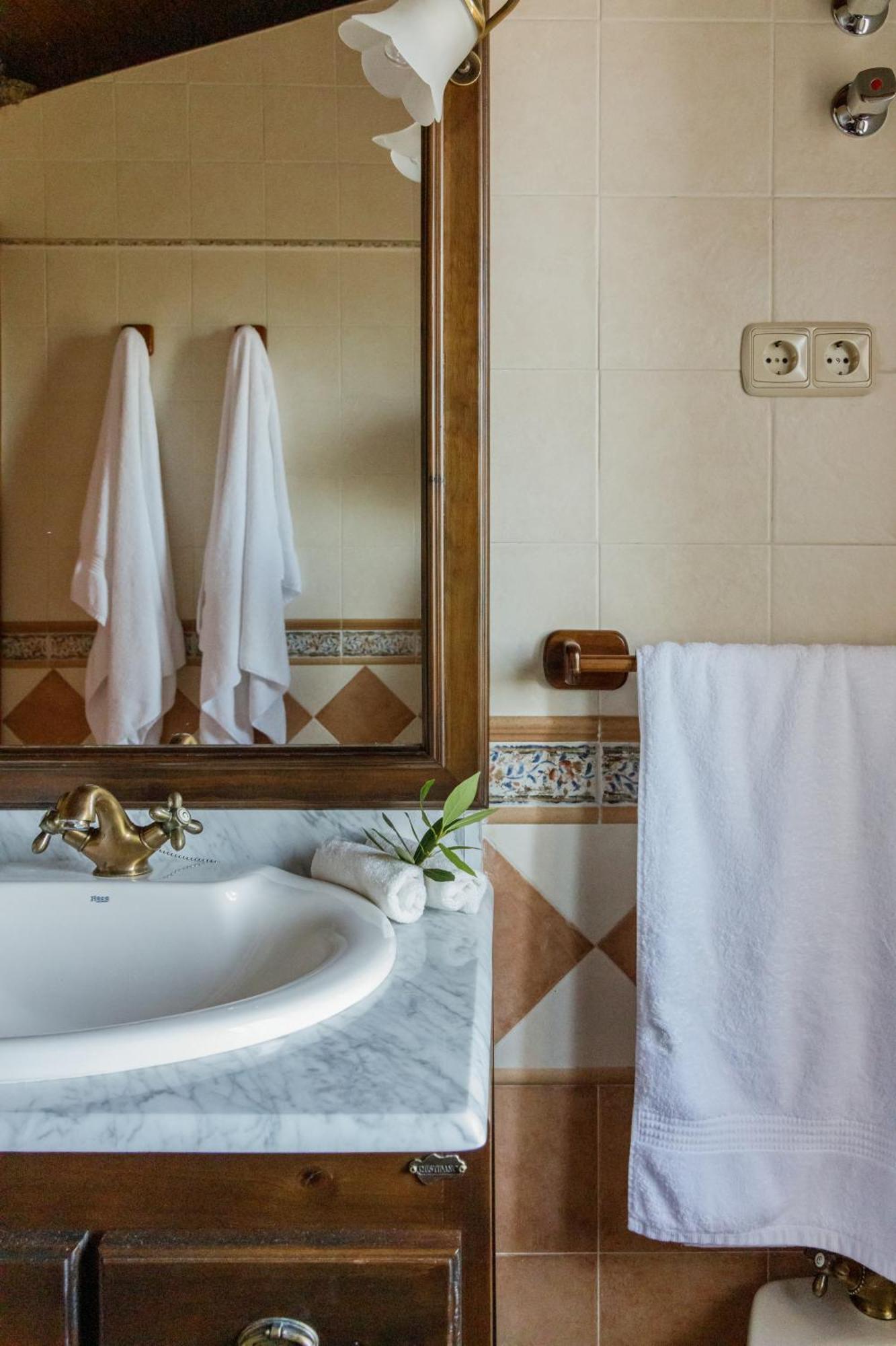 Casa Rural En Candeleda Con Piscina Y Un Maravilloso Jardin Bagian luar foto
