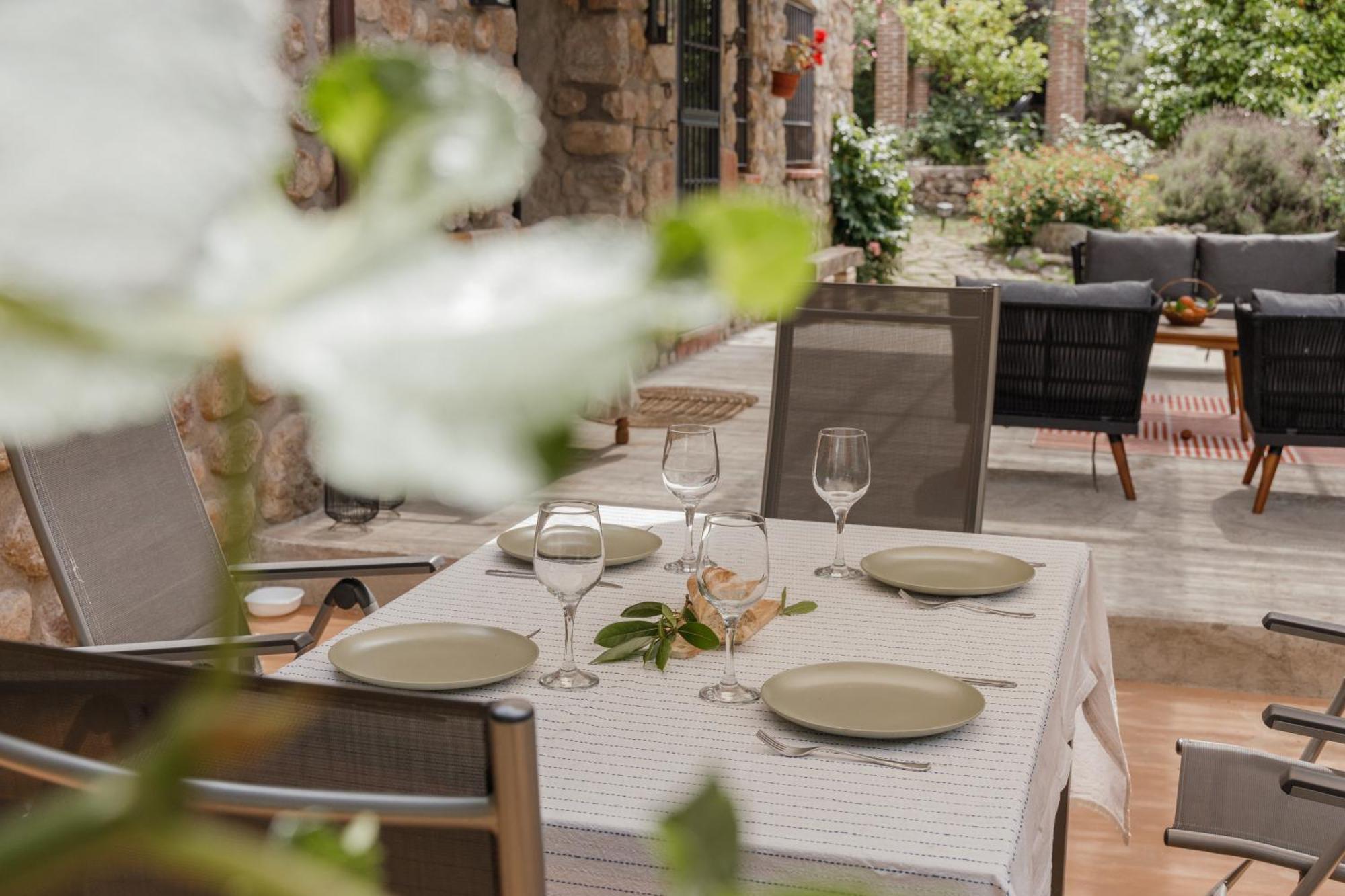 Casa Rural En Candeleda Con Piscina Y Un Maravilloso Jardin Bagian luar foto