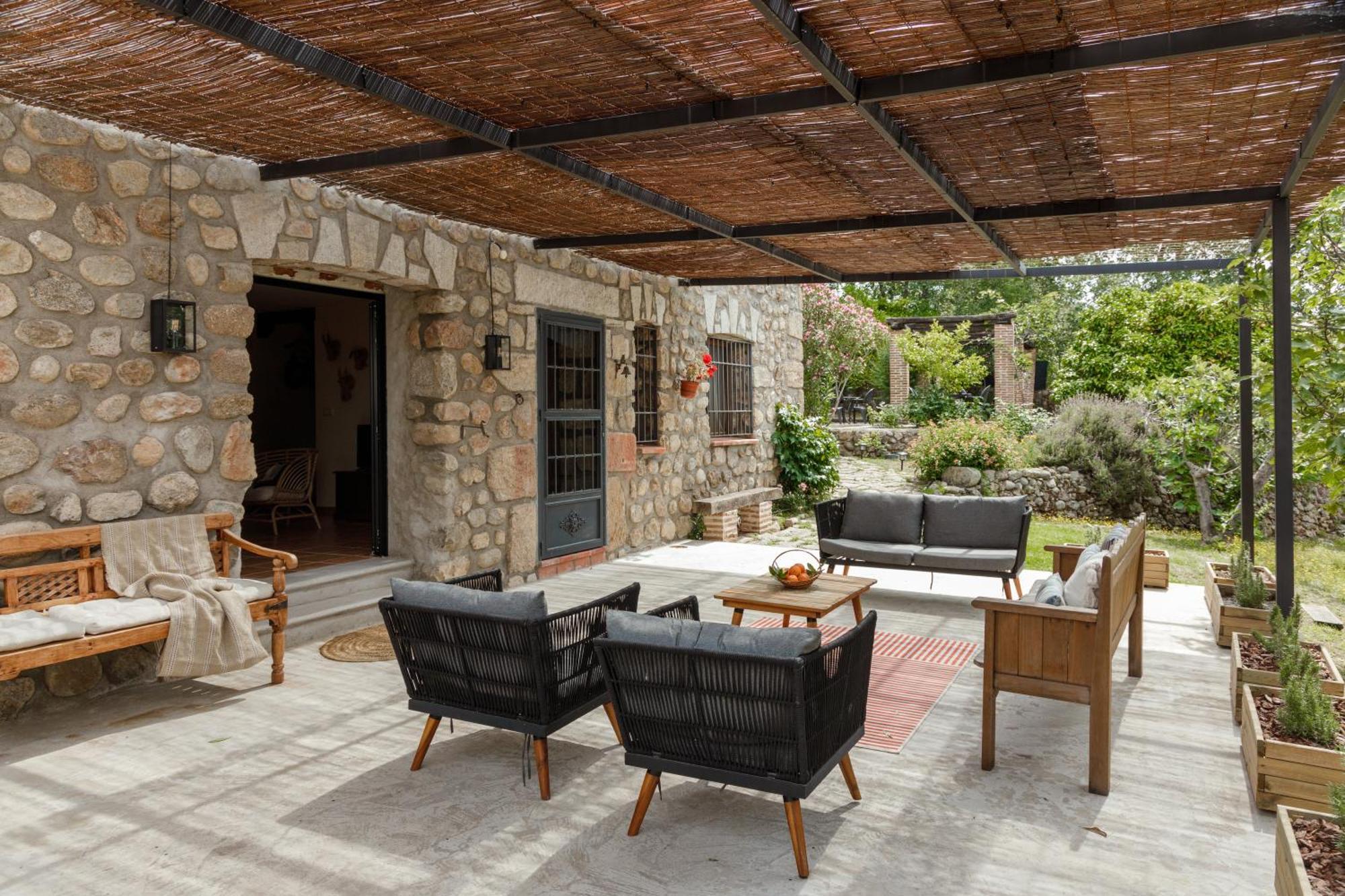 Casa Rural En Candeleda Con Piscina Y Un Maravilloso Jardin Bagian luar foto