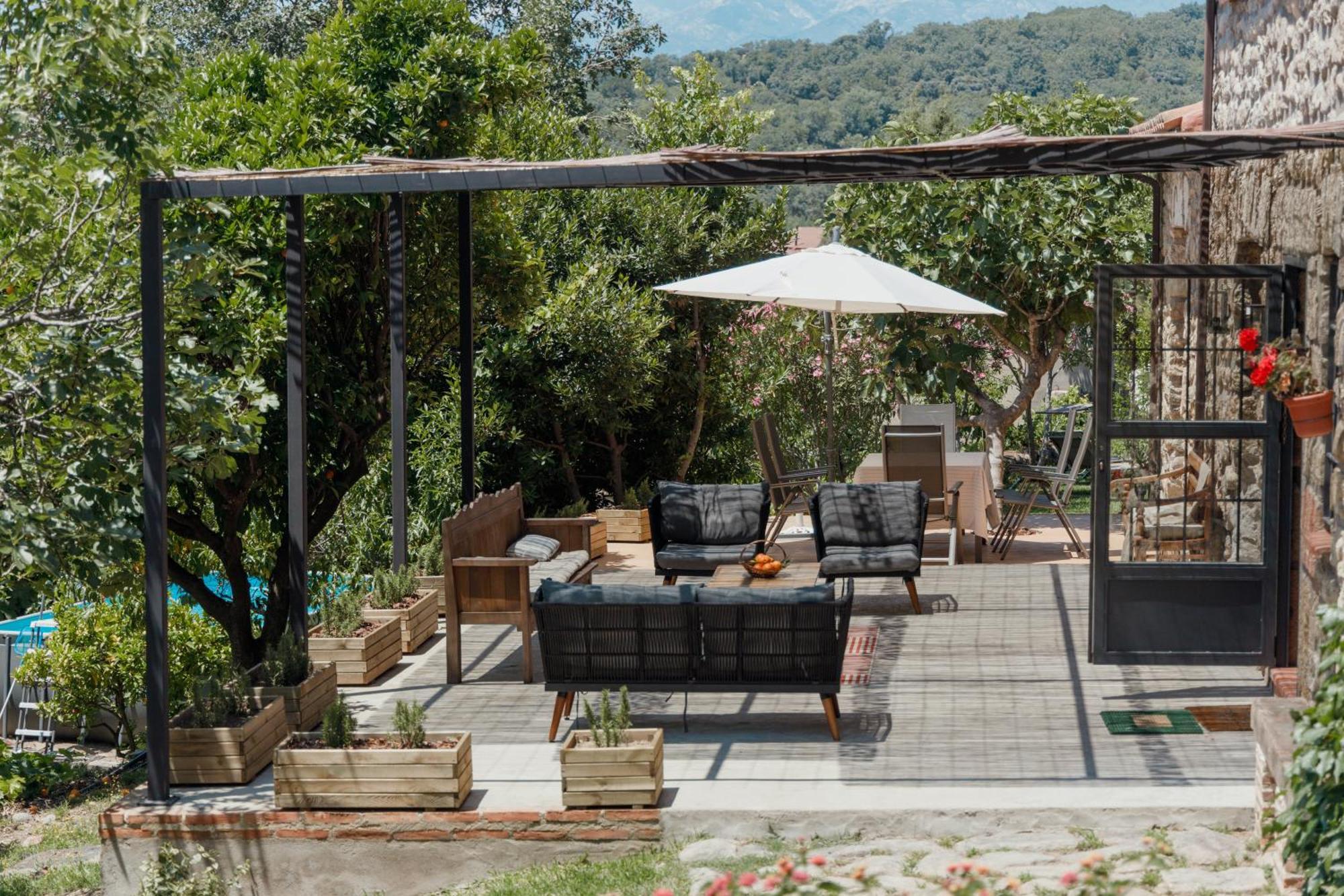 Casa Rural En Candeleda Con Piscina Y Un Maravilloso Jardin Bagian luar foto